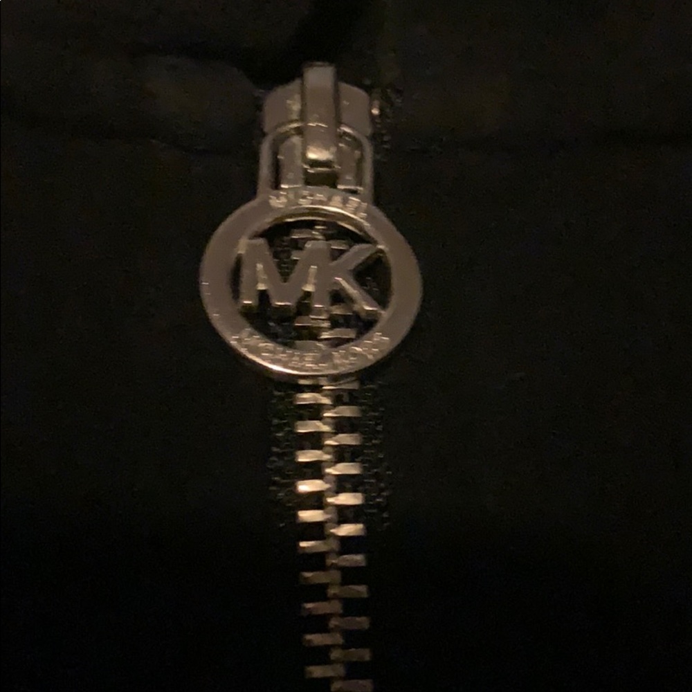 Michael Kors long sleeve 1/4 zip pull over L - Picture 2 of 3